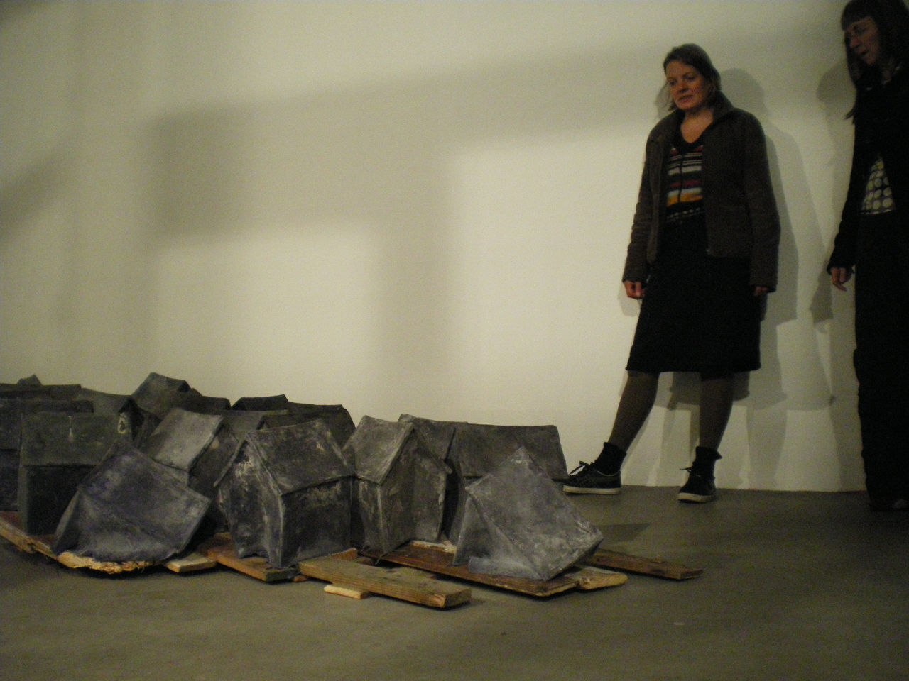 Photographic documentation of RYLLEGA Berlin ("Ich baue ein Haus auf dem Atlantik" by Gabriele Undine Meyer)